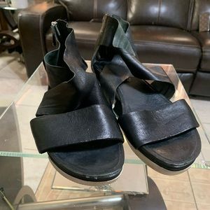 Eileen Fisher size 8/5